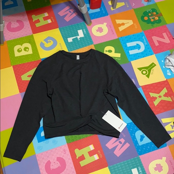 lululemon athletica Tops - Lululemon Cropped Pullover